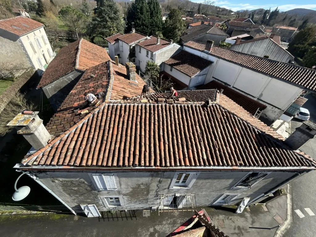 rénovation toiture pose gouttière Labarthe-Rivière