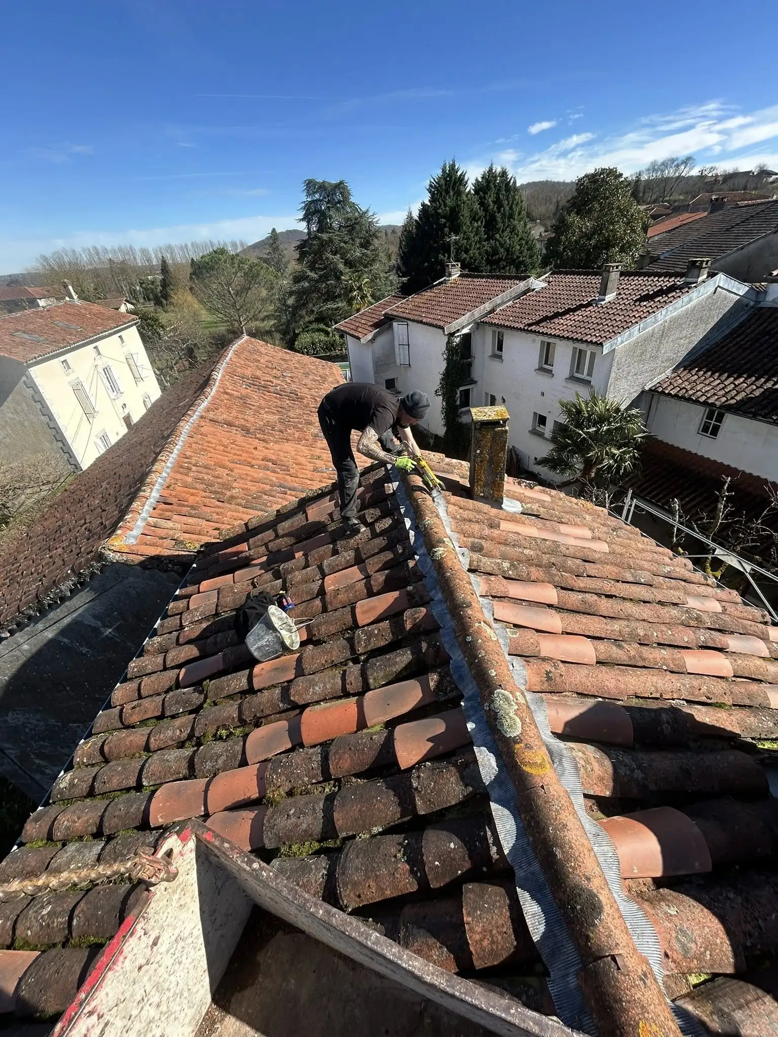 rénovation toiture pose gouttière Labarthe-Rivière